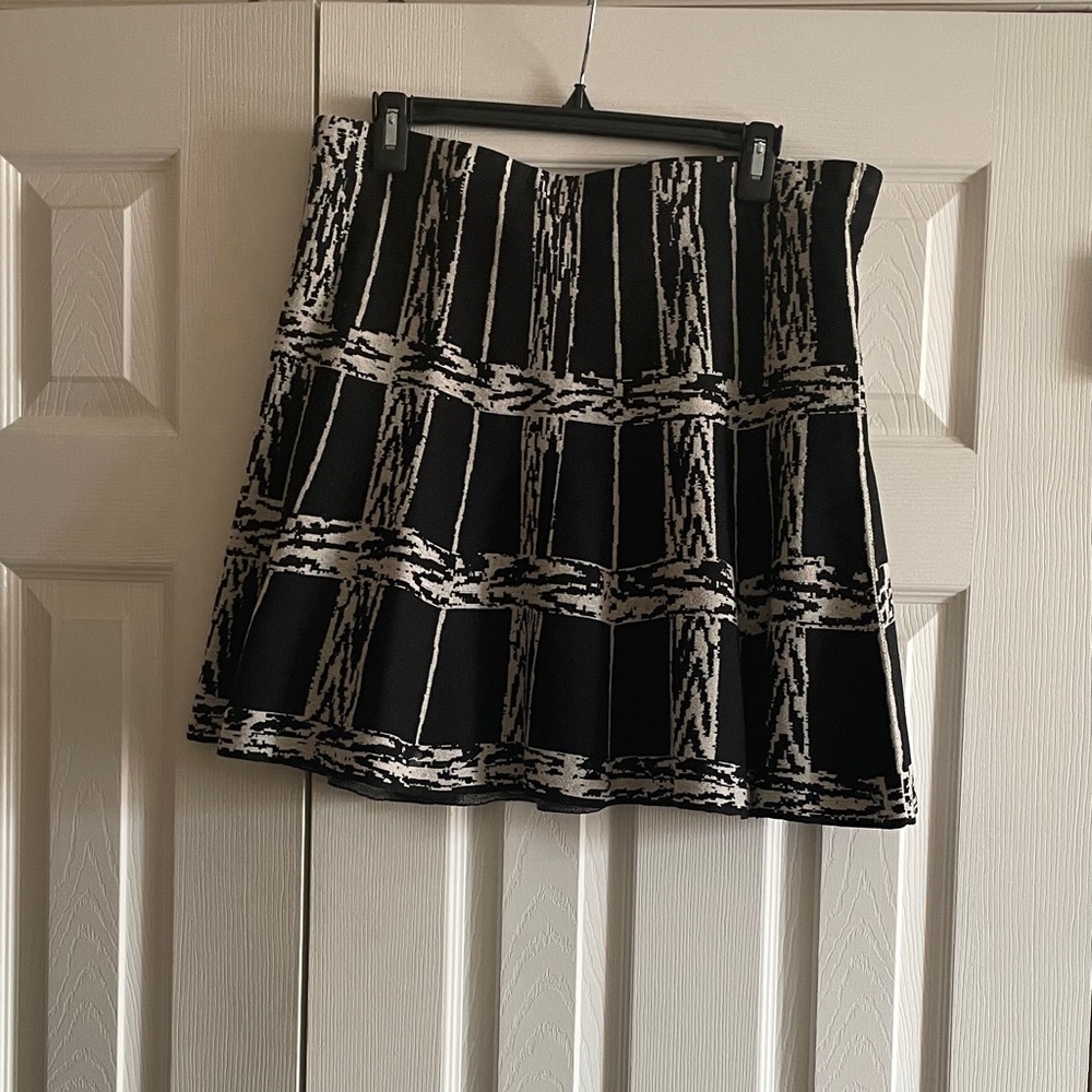 NIC+ZOE Monochrome Patterned Skater Skirt